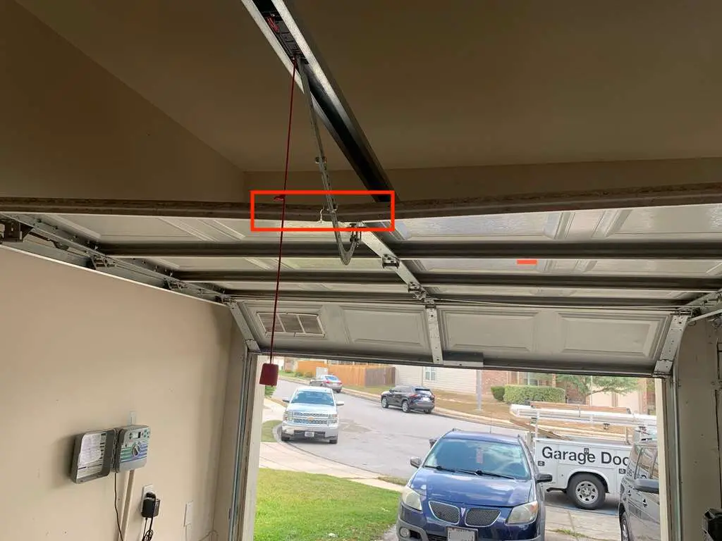 Hanging Garage Door Pad Prevents Door Dings in Between Cars, Soft