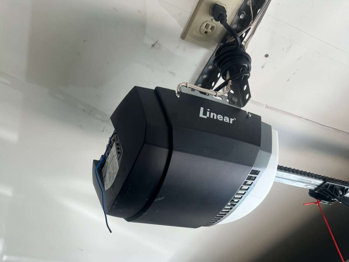 Linear LDCO800 chain drive garage door opener.